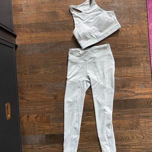 Outdoor Voices Set Ultra soft Freeform pale blue leggings and crop top s small